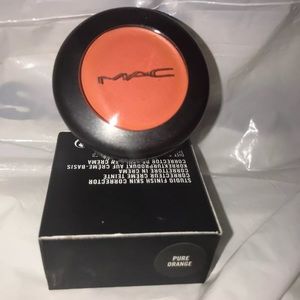 MAC Studio Finish Skin Corrector - Pure Orange